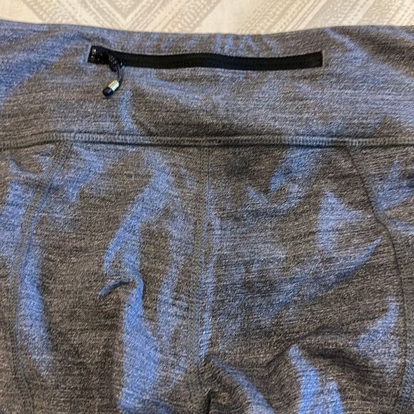 Lululemon Women’s Grey & Black Mesh with Pockets Leggings - Picture 5 of 6